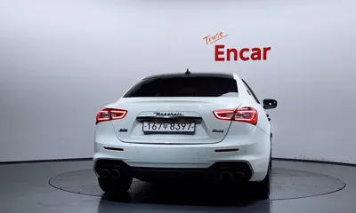 Maserati Ghibli 2017, 70729 км, за 12353.64 USD
