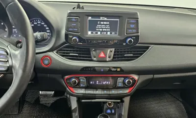 Hyundai i30 2018, 87467 км, за 6695.55 USD - фото 15