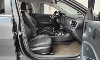 Kia Stonic 2018, 21816 км, за 8395.03 USD - фото 26