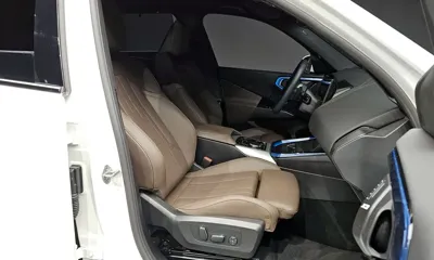 BMW X3 2025, 8425 км, за 108358.36 USD - фото 11