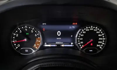 Jeep Renegade 2021, 83823 км, за 9055.38 USD - фото 8