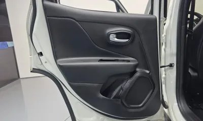 Jeep Renegade 2021, 83823 км, за 9055.38 USD - фото 25