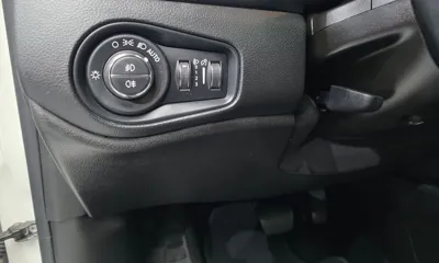 Jeep Renegade 2021, 83823 км, за 9055.38 USD - фото 27