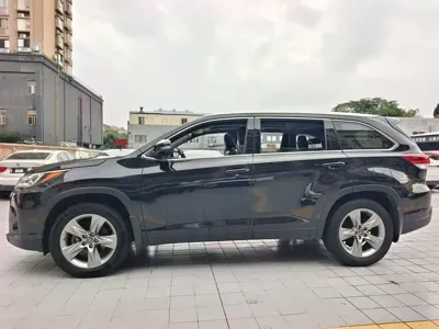 Toyota Highlander 2018, 100000 км, за 14726.4 USD