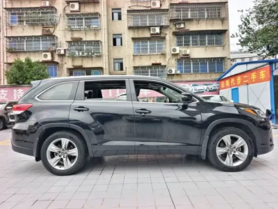 Toyota Highlander 2018, 100000 км, за 14726.4 USD