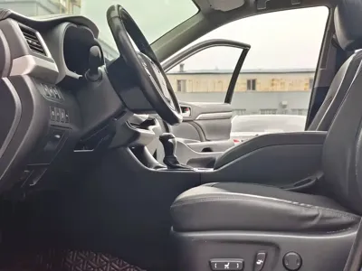Toyota Highlander 2018, 100000 км, за 14726.4 USD - фото 12