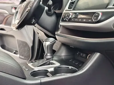 Toyota Highlander 2018, 100000 км, за 14726.4 USD - фото 17