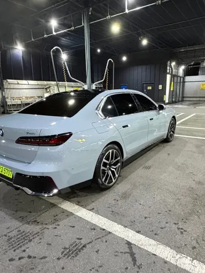 BMW 7-Series 2023, 35000 км, за 67005 USD