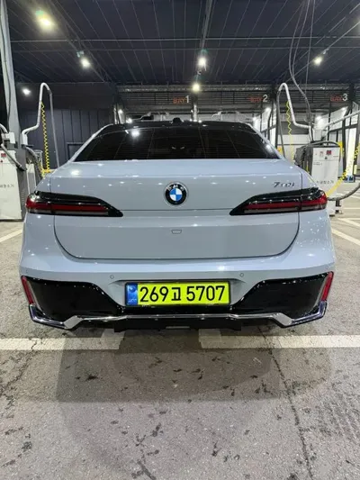 BMW 7-Series 2023, 35000 км, за 67005 USD
