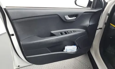 Kia Stonic 2019, 69784 км, за 7877.12 USD - фото 24