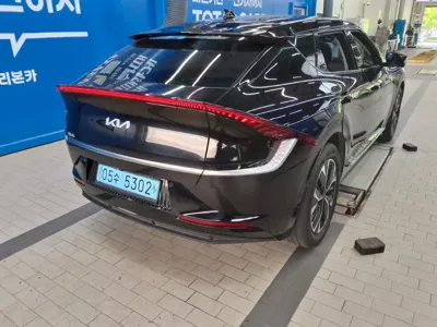 Kia EV6 2023, 36900 км, за 23828.28 USD