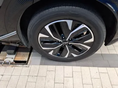 Kia EV6 2023, 36900 км, за 23828.28 USD