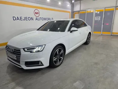 Audi A4 · 2019 год