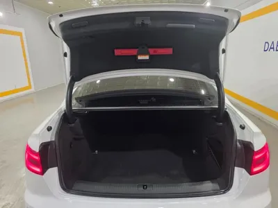 Audi A4 2019, 130979 км, за 11487.46 USD - фото 20