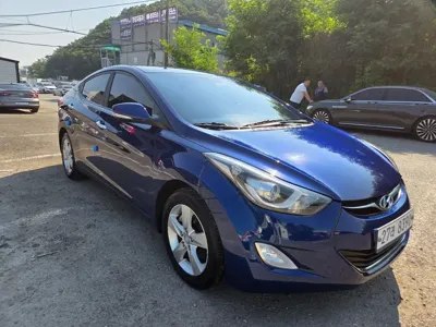 Hyundai Avante · 2012 год