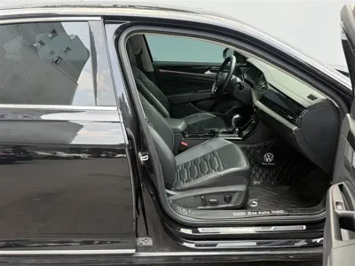 Volkswagen Passat 2021, 91000 км, за 10873.88 USD - фото 17