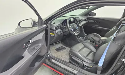 Hyundai Veloster 2019, 83089 км, за 7089.41 USD - фото 10