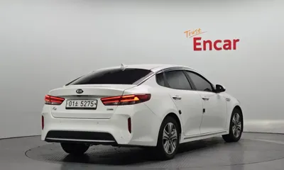 Kia K5 2018, 140327 км, за 6175.65 USD