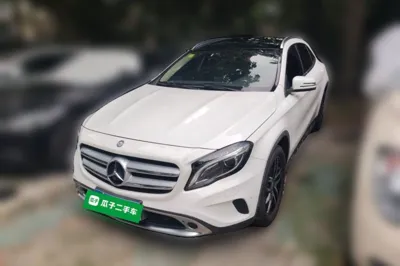 Mercedes-Benz GLA · 2015 год