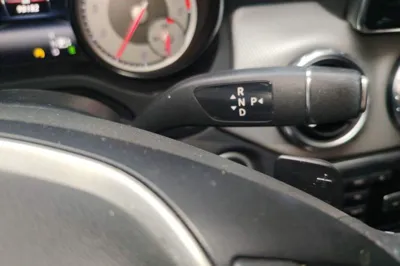 Mercedes-Benz GLA 2015, 98100 км, за 8724 USD - фото 11