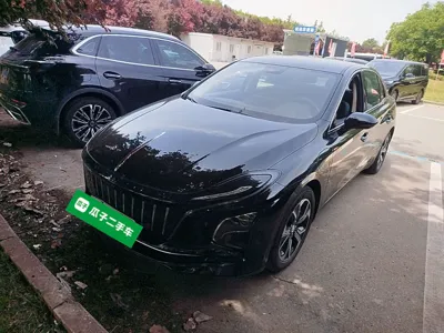 Hongqi E-QM5 · 2023 год