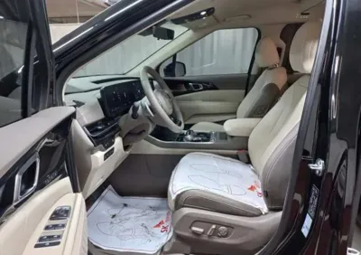 Kia Canival 2025, 26848 км, за 5863.2 USD