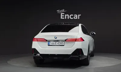 BMW 5-Series 2025, 4775 км, за 45478.61 USD