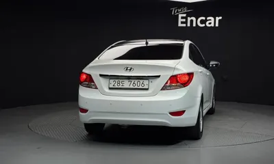 Hyundai Accent 2012, 170808 км, за 1641.07 USD