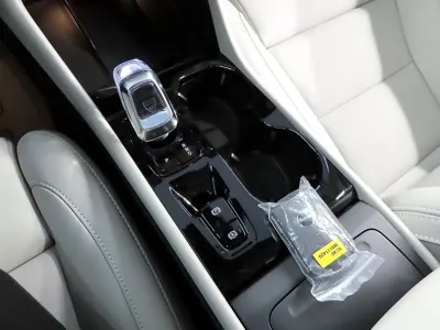 Volvo XC40 2026, 549 км, за 29315.98 USD - фото 9