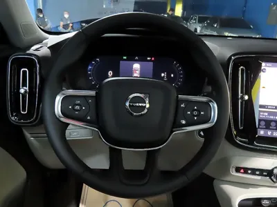 Volvo XC40 2026, 549 км, за 29315.98 USD - фото 14