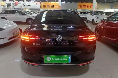 Volkswagen Magotan 2018, 52699 км, за 13125 USD