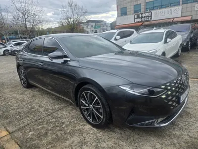 Hyundai Grandeur 2023, 80374 км, за 16280.14 USD