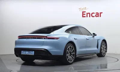 Porsche Taycan 2021, 31439 км, за 64329.79 USD