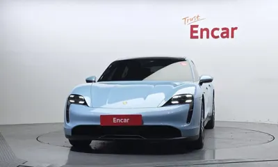 Porsche Taycan 2021, 31439 км, за 64329.79 USD