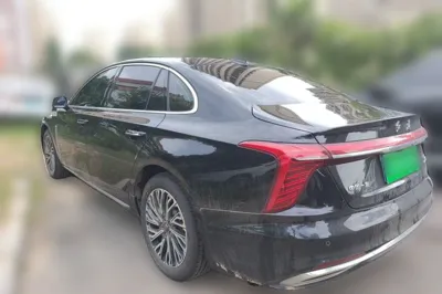 Hongqi H5 2025, 26400 км, за 17338 USD