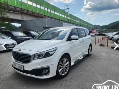 Kia Canival · 2017 год