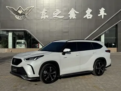 Toyota Crown Kluger · 2024 год
