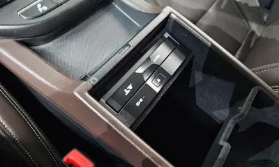 Hyundai Grandeur 2019, 142618 км, за 9518.18 USD - фото 29