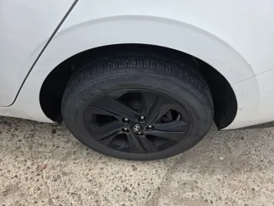 Hyundai Avante 2023, 131374 км, за 9094.45 USD