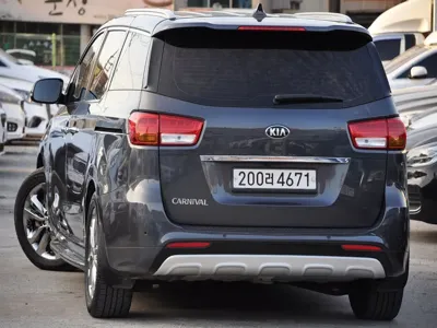 Kia Canival 2016, 238352 км, за 5021.47 USD