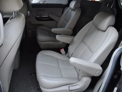 Kia Canival 2016, 238352 км, за 5021.47 USD - фото 11