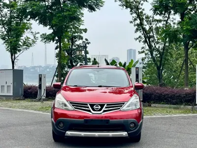 Nissan Livina 2014, 150000 км, за 2475.35 USD