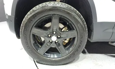 Land Rover Defender 2023, 52588 км, за 46184.34 USD