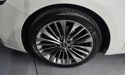 Kia K7 2017, 124930 км, за 9859.25 USD