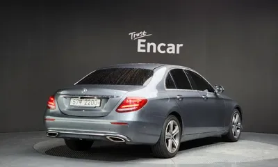Mercedes-Benz E-Class 2017, 39553 км, за 18720.43 USD