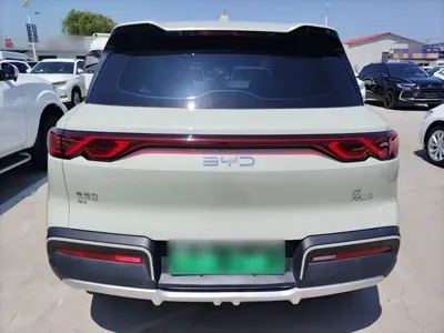 BYD Yuan Up 2025, 12200 км, за 10623.69 USD