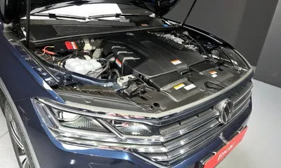Volkswagen Touareg 2023, 29723 км, за 34724.96 USD - фото 6
