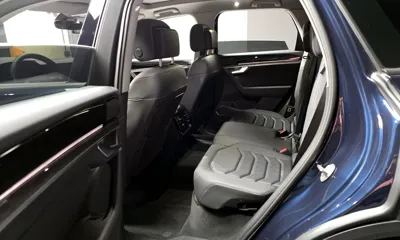 Volkswagen Touareg 2023, 29723 км, за 34724.96 USD - фото 26