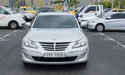 Hyundai Genesis 2012, 106418 км, за 4426.82 USD