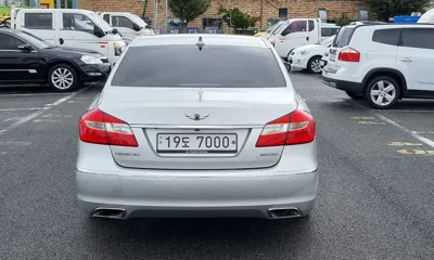 Hyundai Genesis 2012, 106418 км, за 4426.82 USD